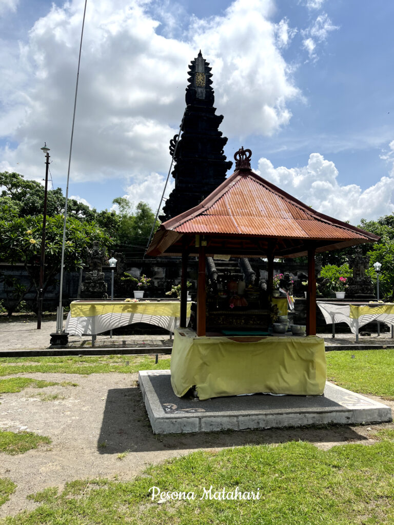 Pura Mayura ((Itinerary 1 hari Trip di Lombok untuk Solo traveller)