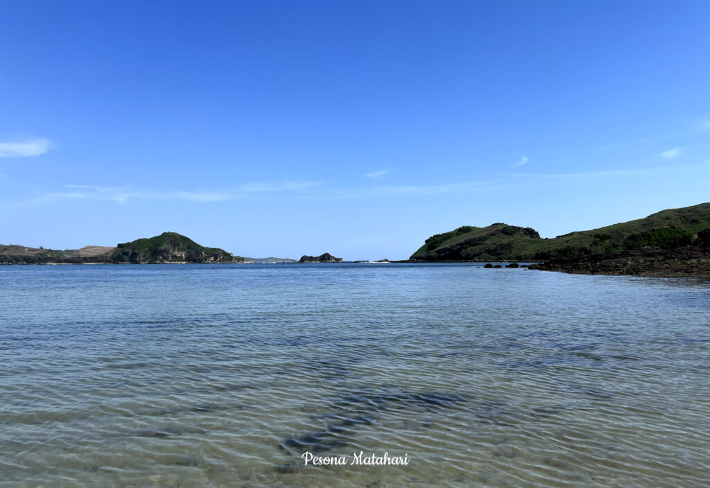 Pantai Tanjung Aan (Itinerary 1 hari Trip di Lombok untuk Solo traveller)